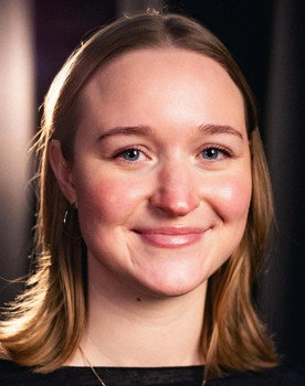 Ylva Fuglerud as Emma