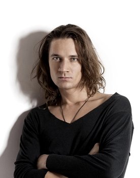 Alexander Osinnen as Egor
