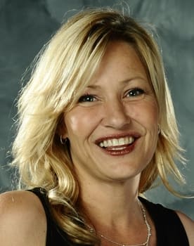 Joey Lauren Adams as Joy Hardwick