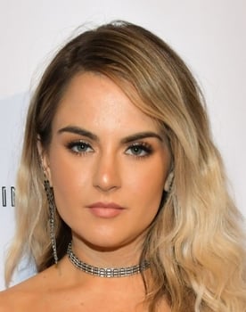 JoJo as Young Elizabeth