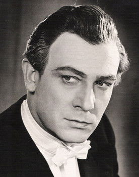 Anatoliy Larionov as