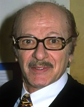 Kayhan Yıldızoğlu as Arif Usta