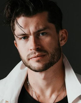 Graham Phillips as Jeff Huff