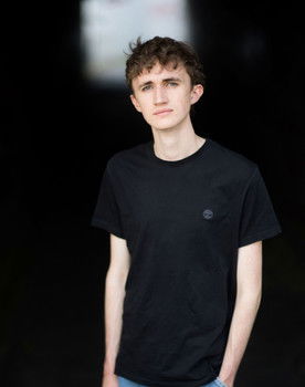 Adrien Deltour as Lucas