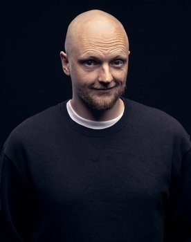 Mikkel Rask as Sig Selv