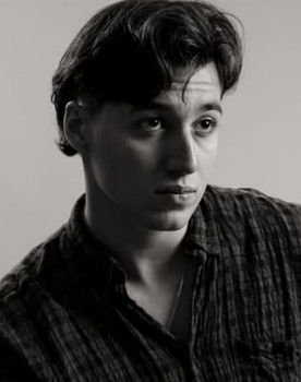 Arthur Prestes as Rafa