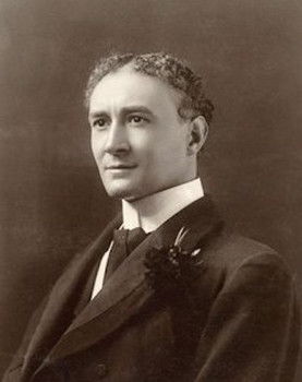 Roy Redgrave as Dad Hayseed