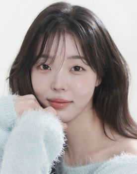 한세희 as Court Lady