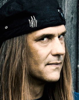 Ronni Le Tekrø as Himself