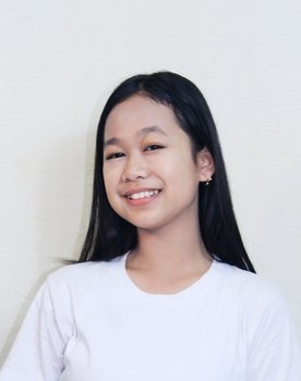 Aza Shafira as Mrs. Sari's daughter