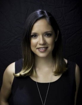 Teneille Newallo as Chloe