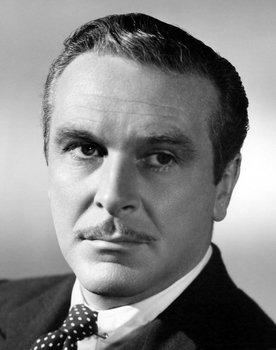 Damian O'Flynn as Bruce Burnett