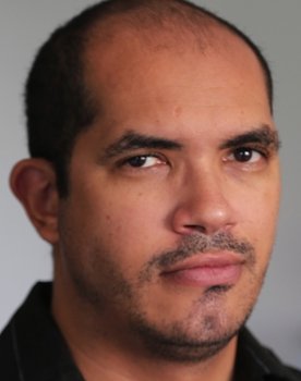 Daniel Bandeira as Vigilante