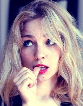 Rebecca Tetens as Barbara
