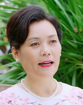 Xu Di as Shan Jun Ming's mother