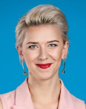 Katariina Tamm as Annika