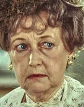 Karin Nellemose as Mathilde, en ung ensom Pige