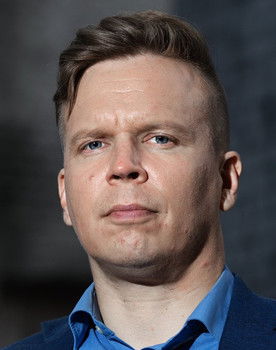 Ville Hytönen as Armas Otto Väisänen