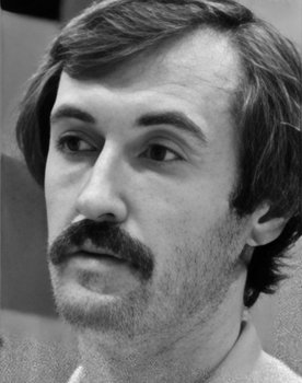 Sergei Belov as Self - Lights the Olympic Cup