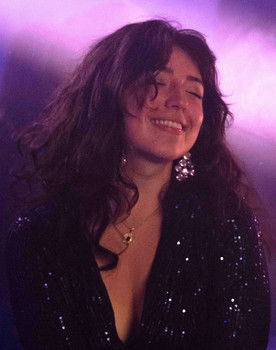 Héloise Ménat as Marie