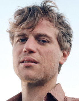 Johnny Flynn as Seamus O'Hannigan
