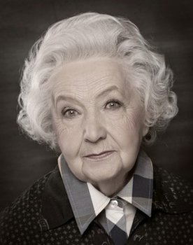 Ita Ever as Katarina Rosalie "Mama Kiir"
