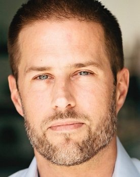 Lennart Klipp as Self - Psychologist and Expert