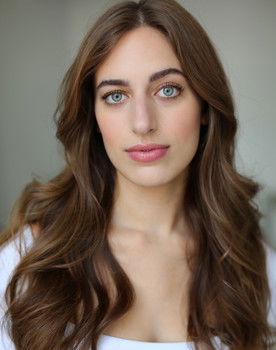 McKenna Grantier as Clara