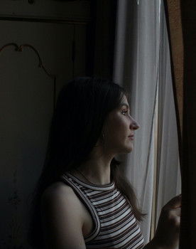 Gabriella Niles-Ewen as Extra