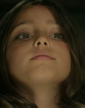 Sofía Feord as Sarah