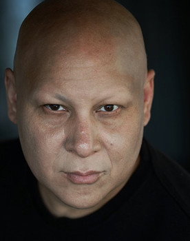 Fernando Martínez as Policia