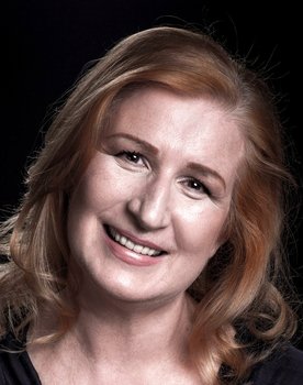 Snježana Sinovčić as Divna