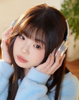 Shi Xinlei as 丽芙 (voice)