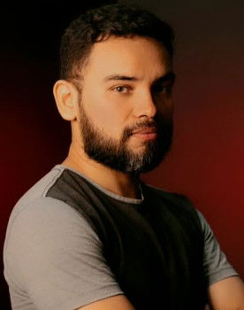 Elcio Lima as Carlos