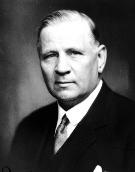 Sigfrid Edström as Self - Ord.Internationella Friidrottsförbundet 1913-1946 (archive footage)
