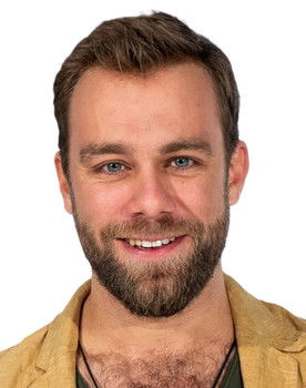 Carlos Serrano as Mauro