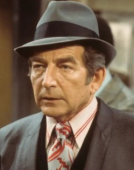 Leonard Stone as Fong