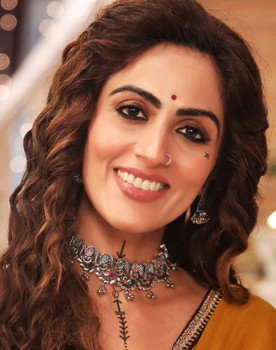 Monica Khanna as Roshni