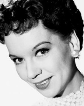 Lillian Tillegreen as Tante Laurine