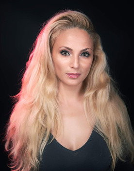 Dessi Morales as Melanie