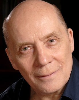 Aleksandr Filippenko as Коньков