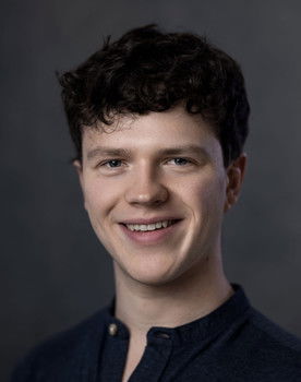 Craig Duffy as Robbie