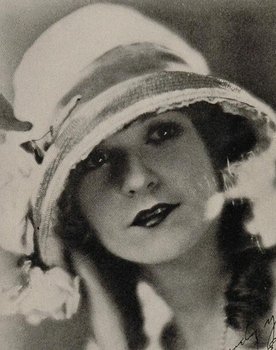 Helen Lynch as Cicily Duval