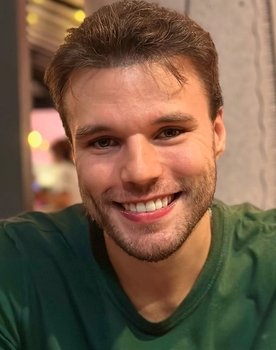 Paulo Pagliossa as Pete