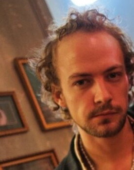 Tamás Szabó Sipos as Peti