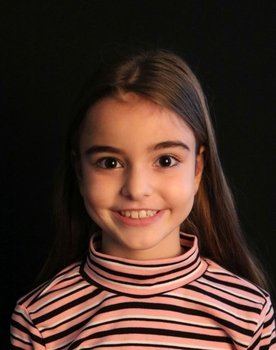 Ela Naz Koçak as 