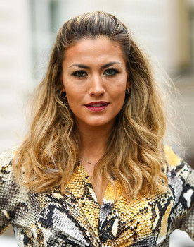 Fiona Erdmann as Anje van Basten