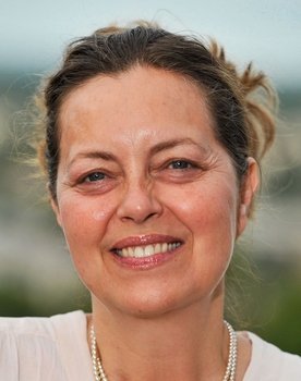 Greta Scacchi as Lily MacIntosh