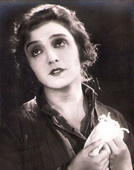 Maria Jacobini as Cainà