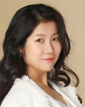 Wei Ruchen as Water Saint (voice)